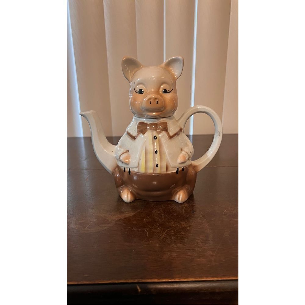 Master Piggy Tony Wood Novelty Tea Pot